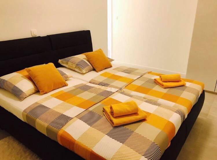 Apartment Julia Trogir Bagian luar foto